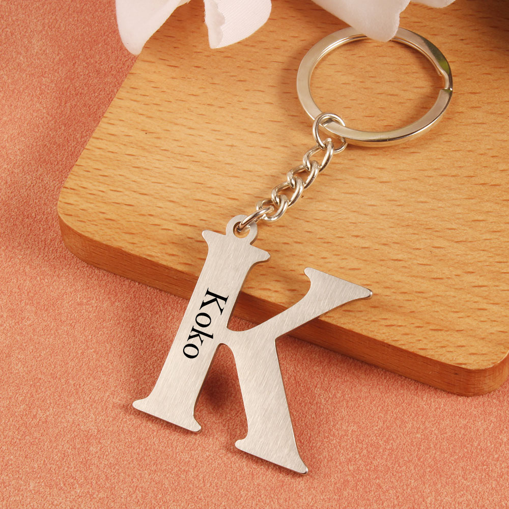 パーソナライズされた A-Z イニシャルレーザー彫刻名キーホ - Wedding Z のレビューと価格